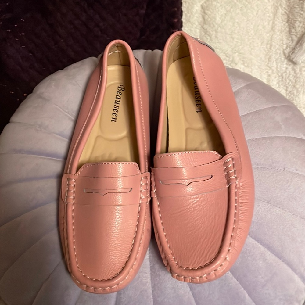 Beauseen NWOT pink loafers size 7.5